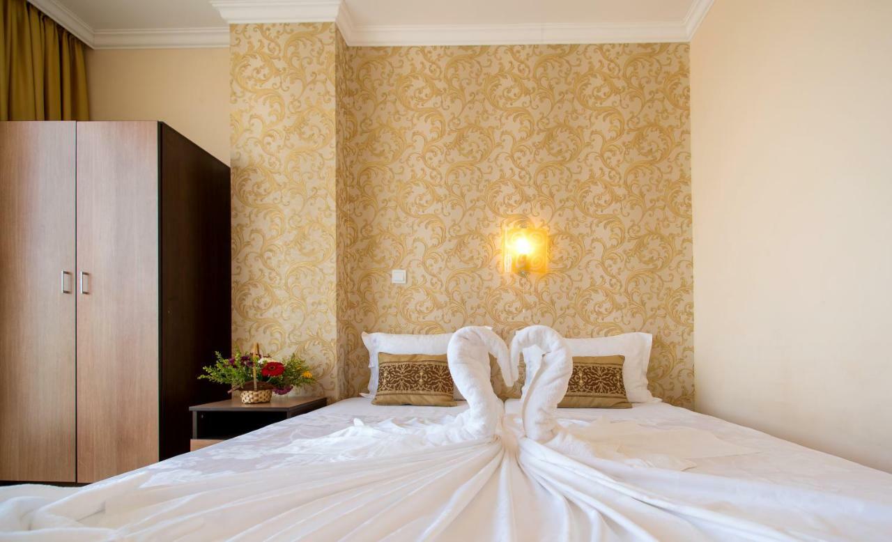 Hotel Iris Nesebar Bagian luar foto